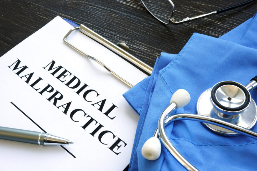 5 Factors to Consider While Choosing a Law Firm for Legal Advice on Medical Negligence